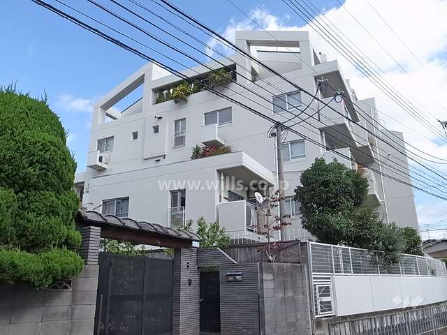 蛍池ロイヤルマンションの外観（南西側から）