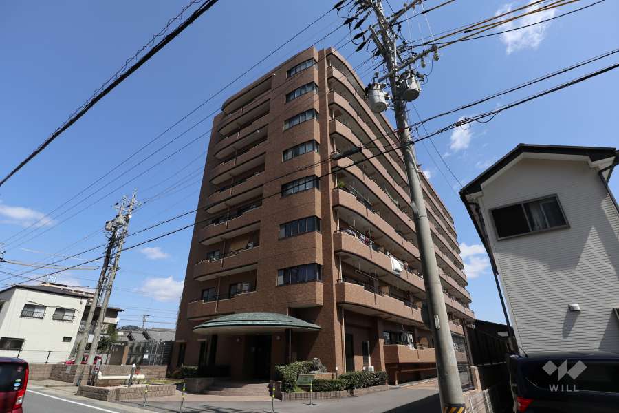 ライオンズマンション瀬戸北山第２の外観（南西側から）