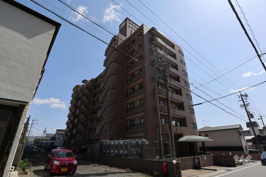 ライオンズマンション瀬戸北山第２の外観（北西側から）