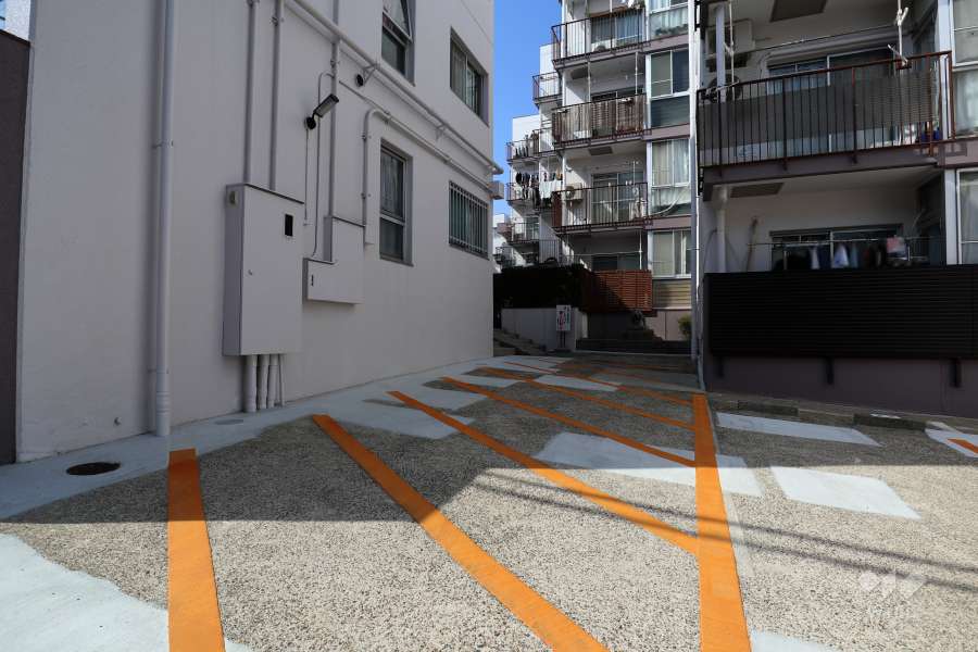 敷地入り口