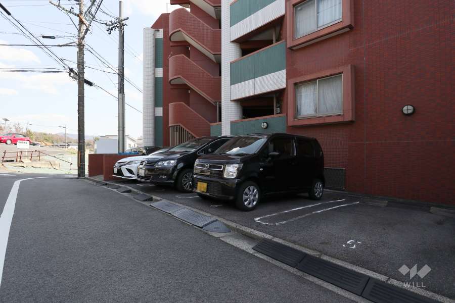 敷地内駐車場（屋外平面式）