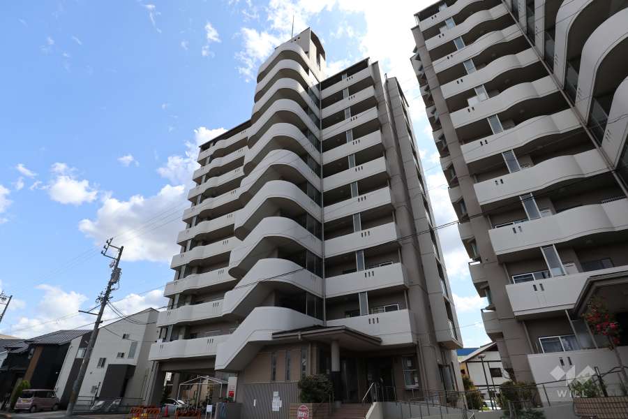 ナビハイツ瀬戸１番館の外観（北西側から）