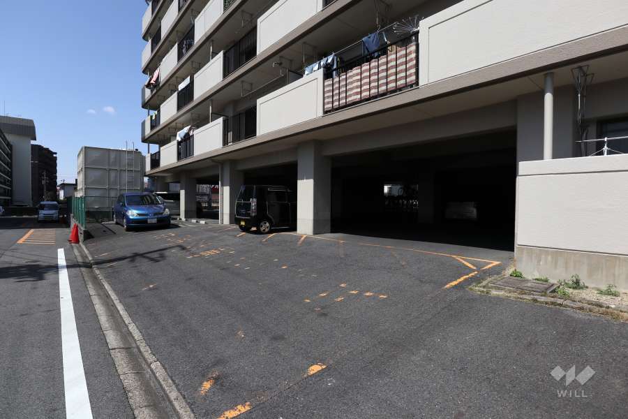 敷地内駐車場（屋外平面式、屋内平面式）