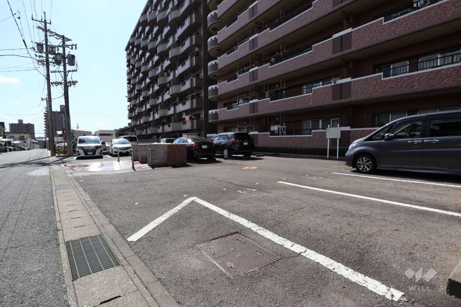 敷地内駐車場（屋外平面式）