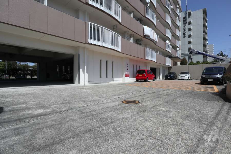 敷地内駐車場（屋外平面式）