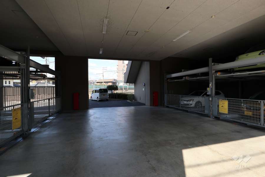 敷地内駐車場（屋内機械式、屋外平面式）