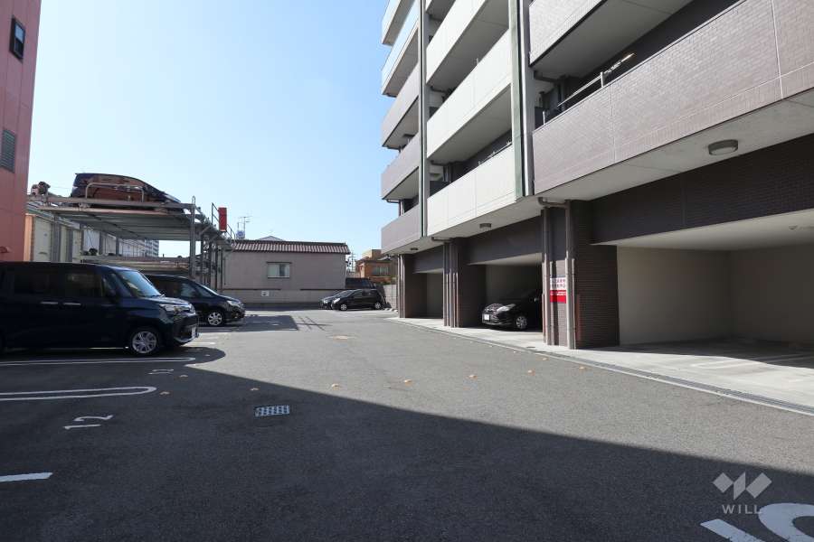 敷地内駐車場（屋外平面式、屋外機械式、屋内平面式）