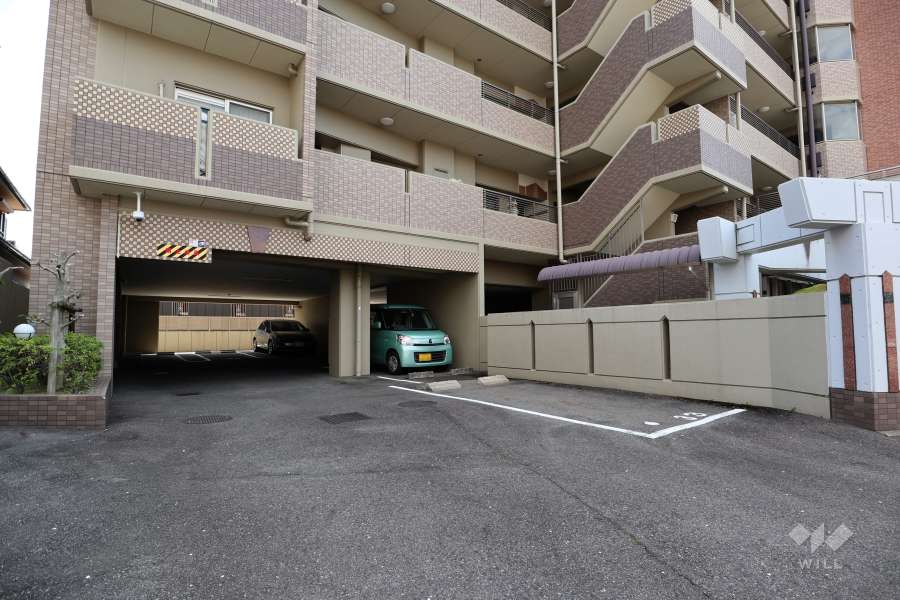 敷地内駐車場（屋内平面式、屋外平面式）