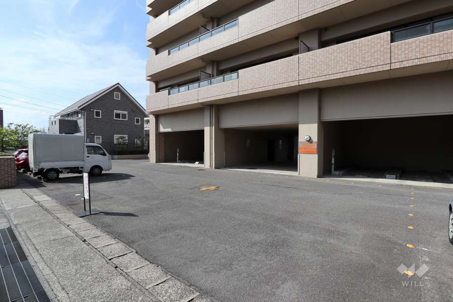 敷地内駐車場（屋外平面式、屋内機械式）
