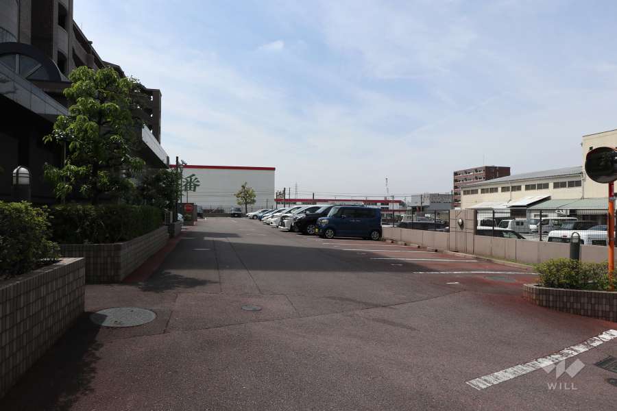 駐車場の出入り口・敷地内駐車場（屋外平面式）