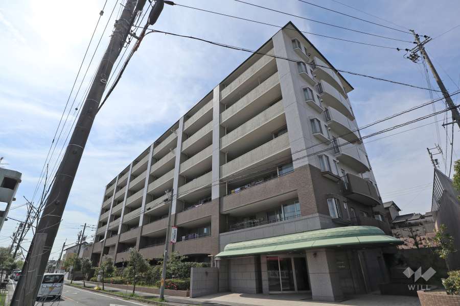 ライオンズマンション大府柊山の外観（南東側から）