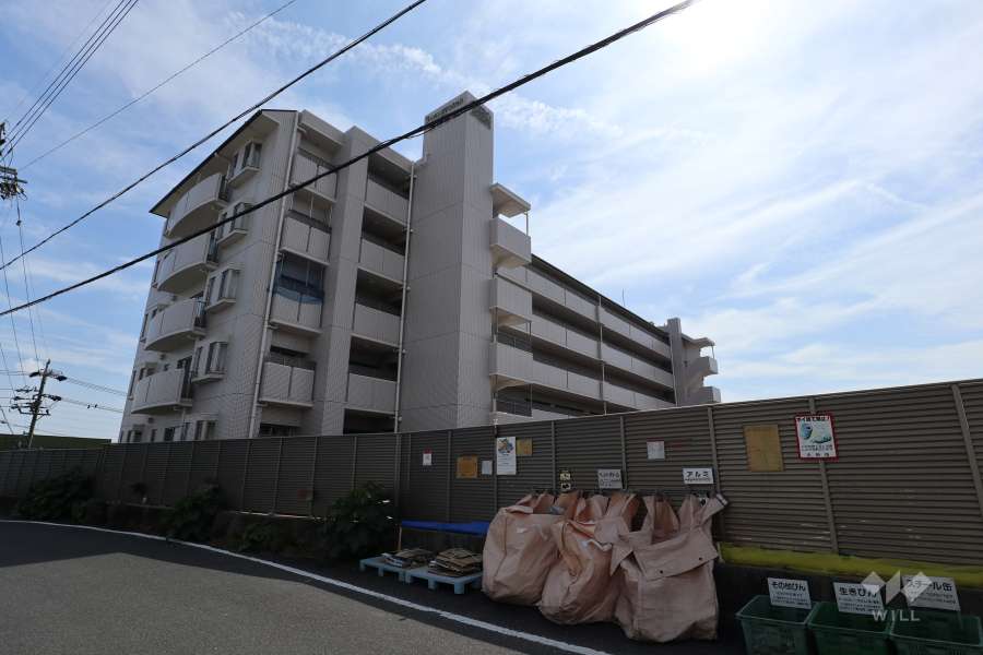 ライオンズマンション大府柊山の外観（北東側から）