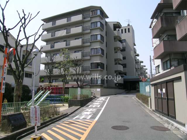 敷地の入り口