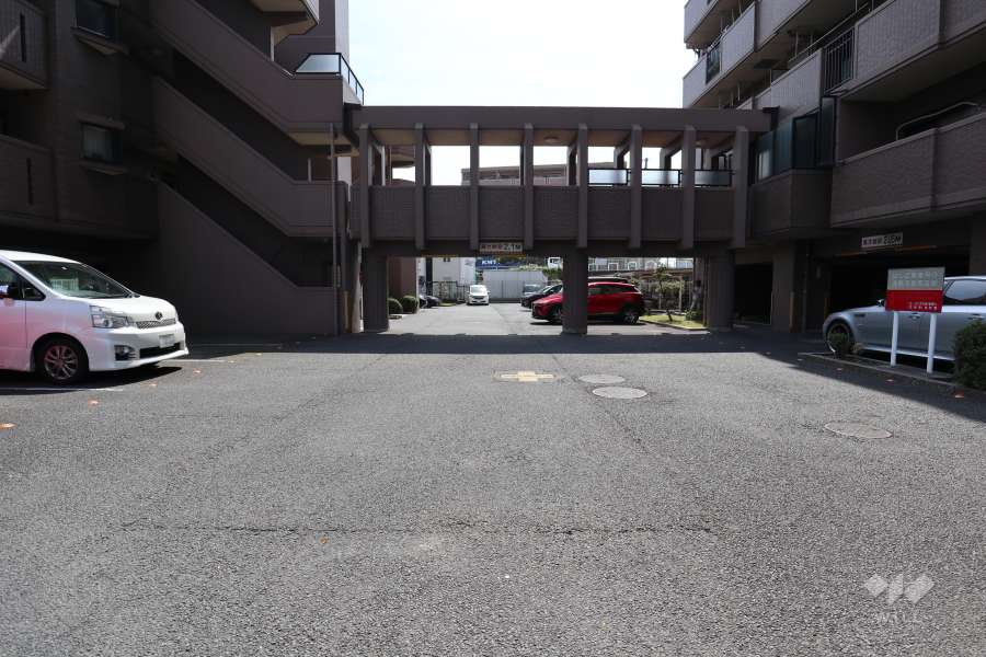 敷地内駐車場（屋外平面式）