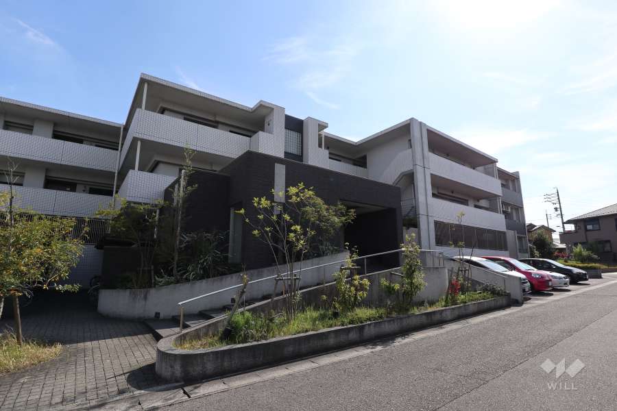 プレセーヌ月見町の外観（北東側から）