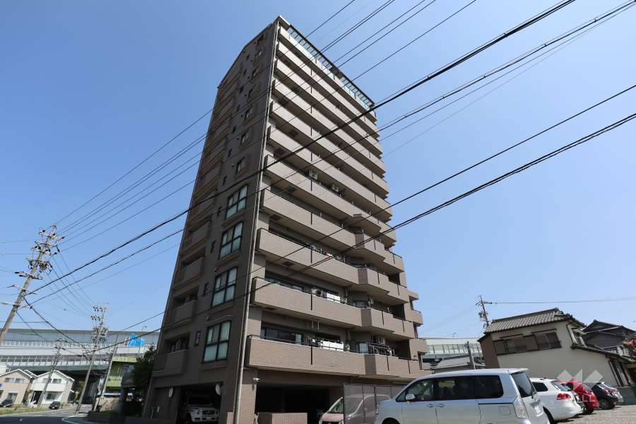 フレスト大府共栄町の外観（南西側から）