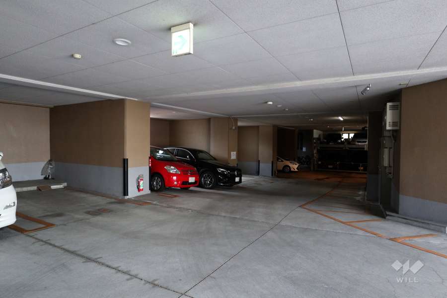 敷地内駐車場（屋内平面式、屋内機械式）