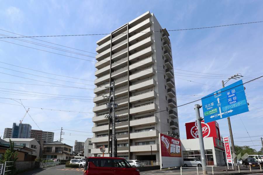 ファミリアーレ大府の外観（南東側から）