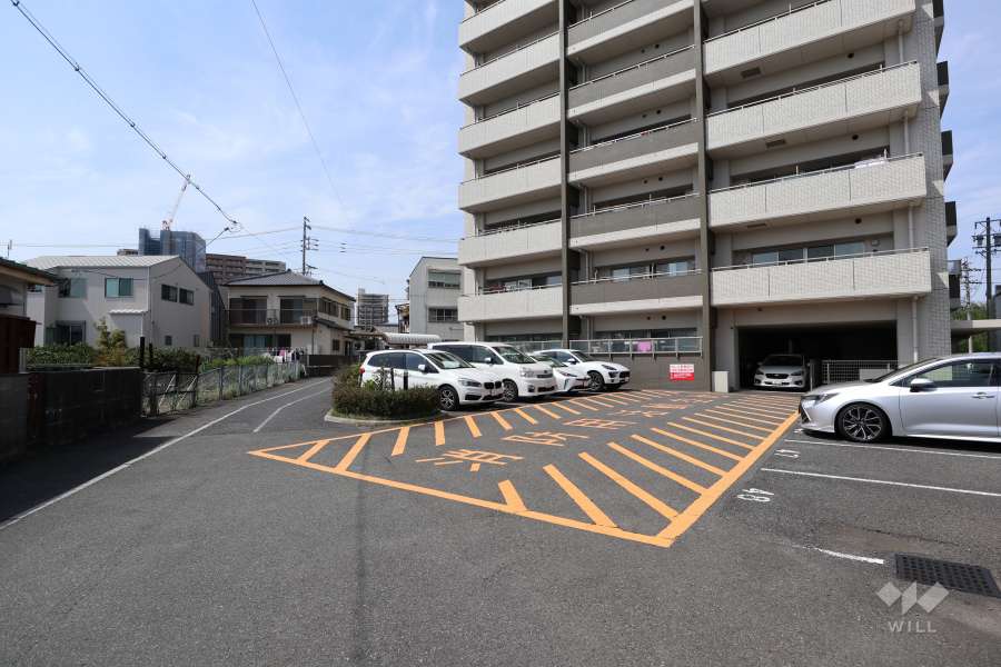 敷地内駐車場（屋外平面式、屋内機械式）