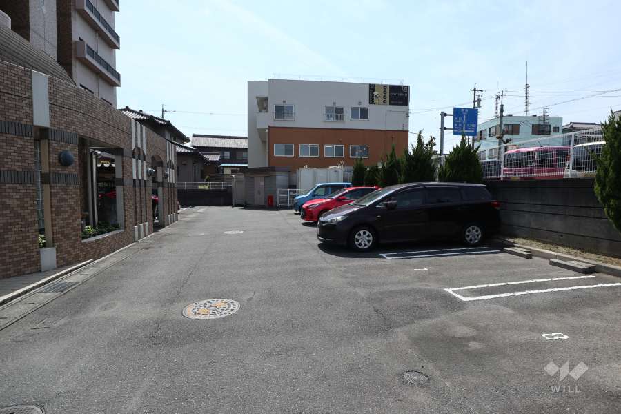 敷地内駐車場（屋外平面式）