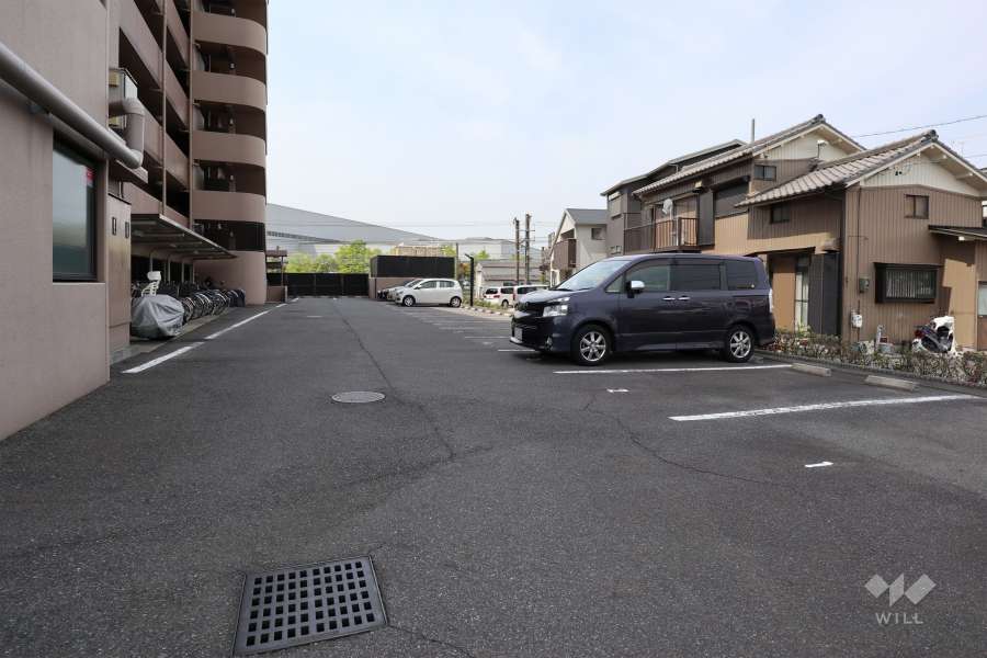 敷地内駐車場（屋外平面式）
