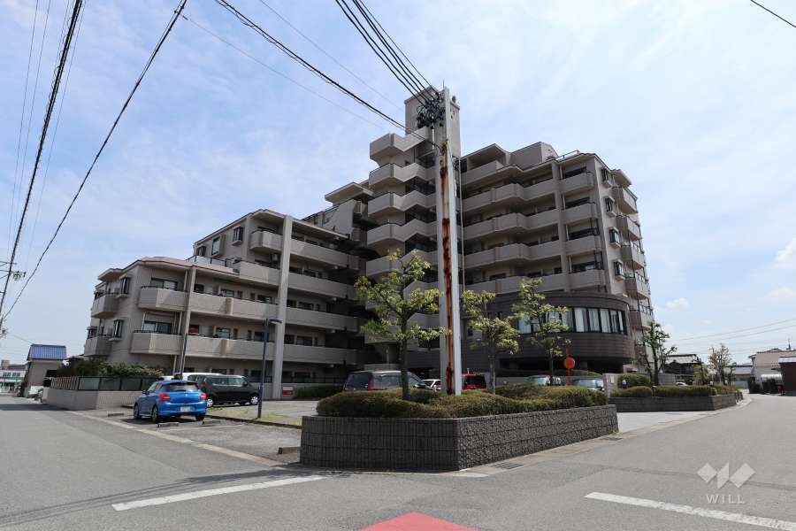 グローリアス大府明成町の外観（北西側から）