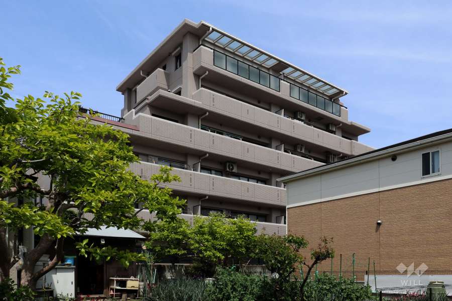 グローリアスルミナ大府若草町の外観（南西側から）