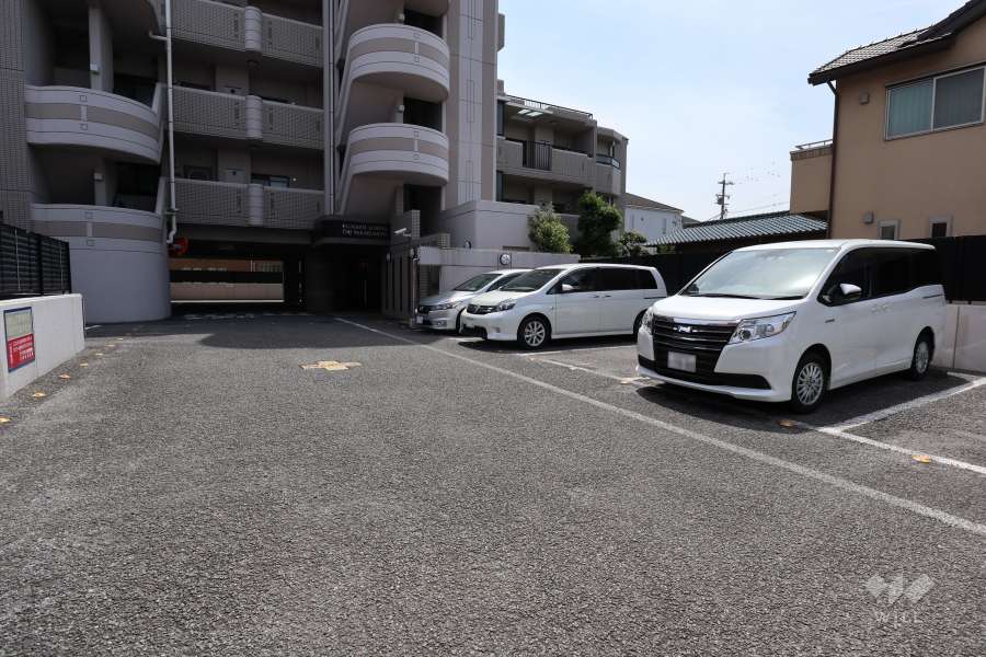 敷地内駐車場（屋外平面式）