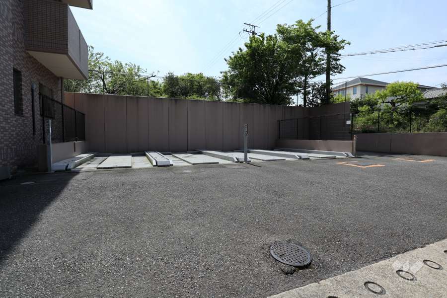 敷地内駐車場（屋外機械式）
