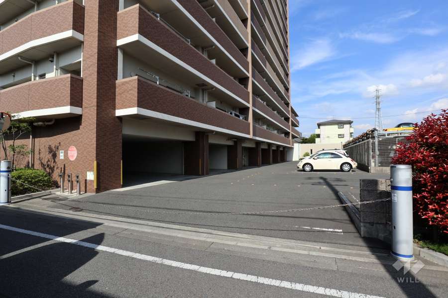 駐車場の出入口（ロボットゲート付き）・敷地内駐車場（屋外平面式、屋内平面式）