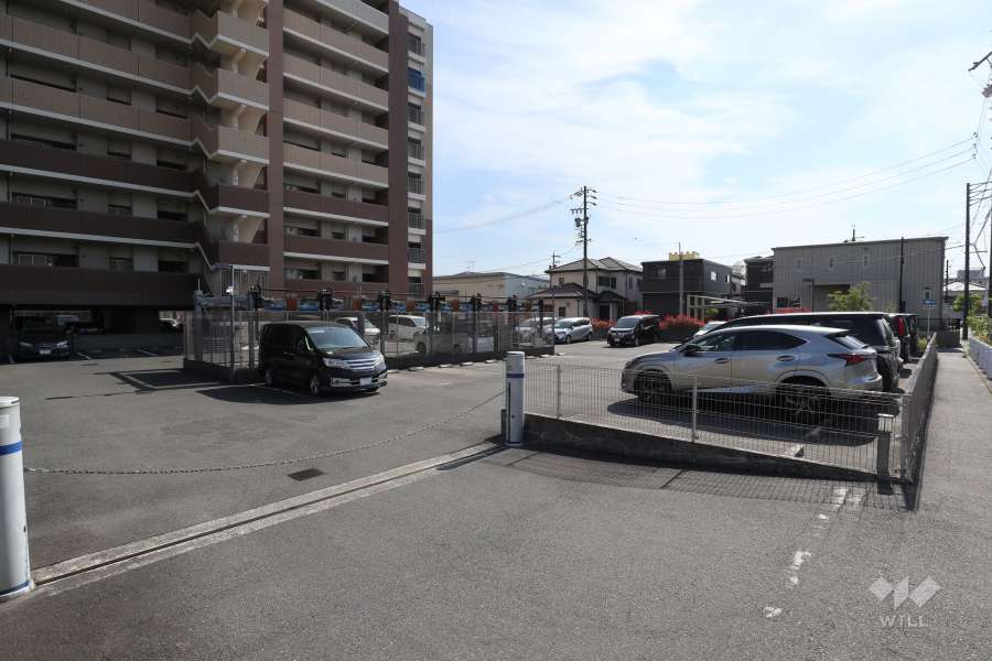 駐車場の出入り口（ロボットゲート付き）・敷地内駐車場（屋外平面式、屋外機械式）