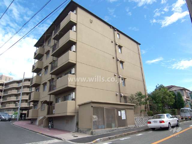 メゾン千里丘5番街U棟の外観(北西側から）