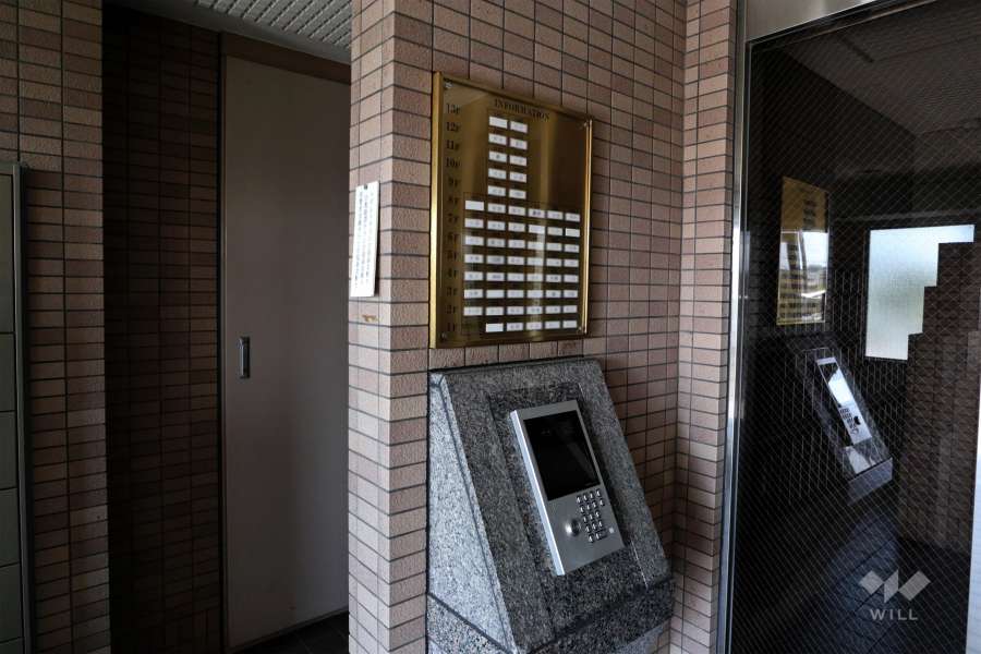 オートロックの操作盤、案内板