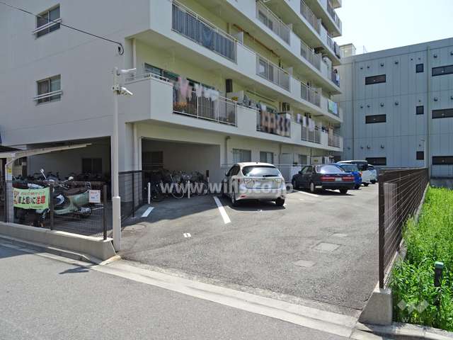 敷地内駐車場（屋外平面式）