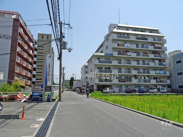 敷地北側の前面道路