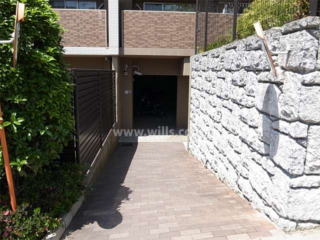 駐輪場へのアプローチ