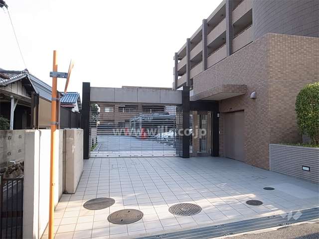 敷地内駐車場（リングシャッター付き）