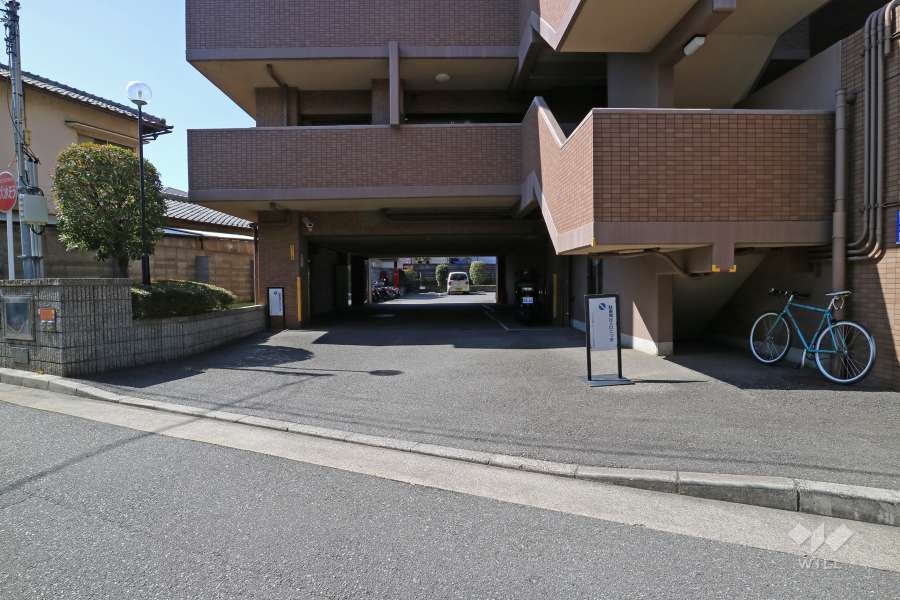 駐車場の出入り口