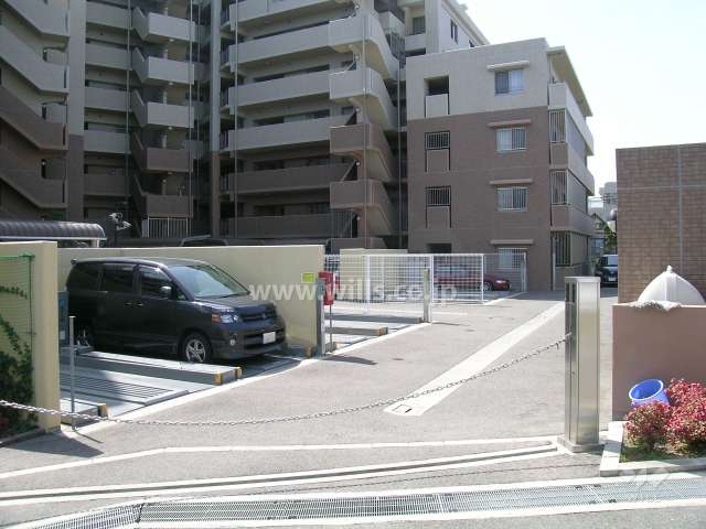 敷地内の駐車場