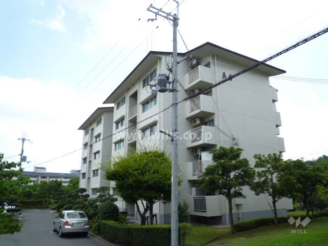 公社山田西第一次団地A-4棟の外観（北側から）