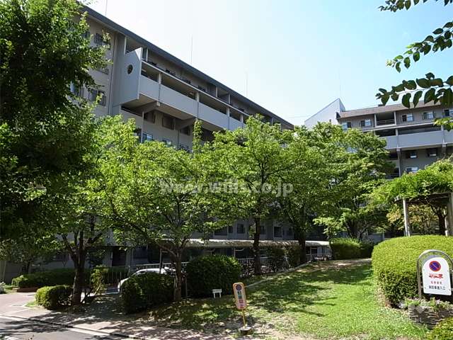 公社山田西第二次団地A-9棟の外観（北側から）