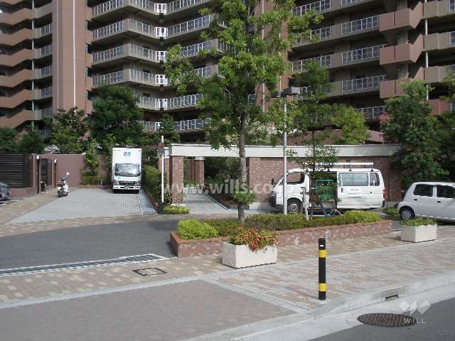 エントランス(西側)