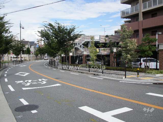 マンションの北側前面道路