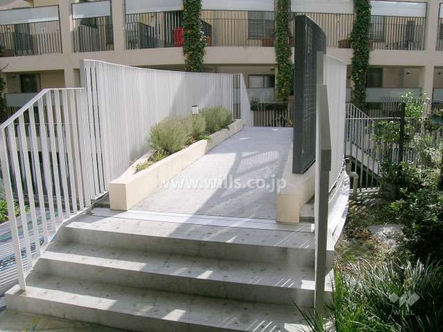 棟を結ぶ渡り廊下