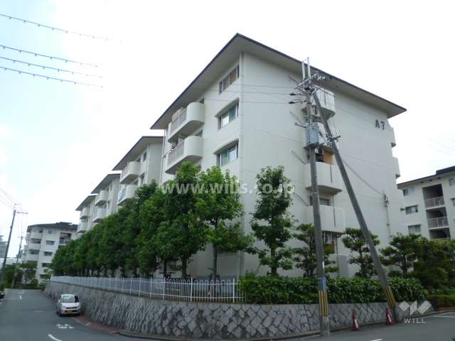 公社山田西第一次団地A-7棟の外観（北西側から）