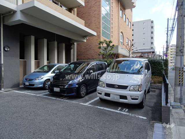 敷地内駐車場（屋外平面式）