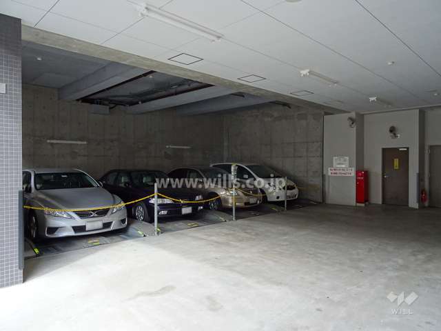 敷地内駐車場（屋内機械式）