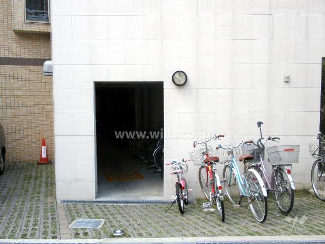 駐輪場入口