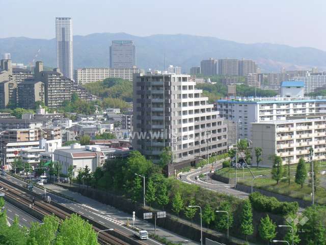マンション遠景、周辺の街並み