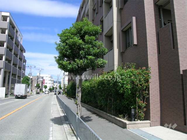 『ロマンチック街道』に続くバス通り